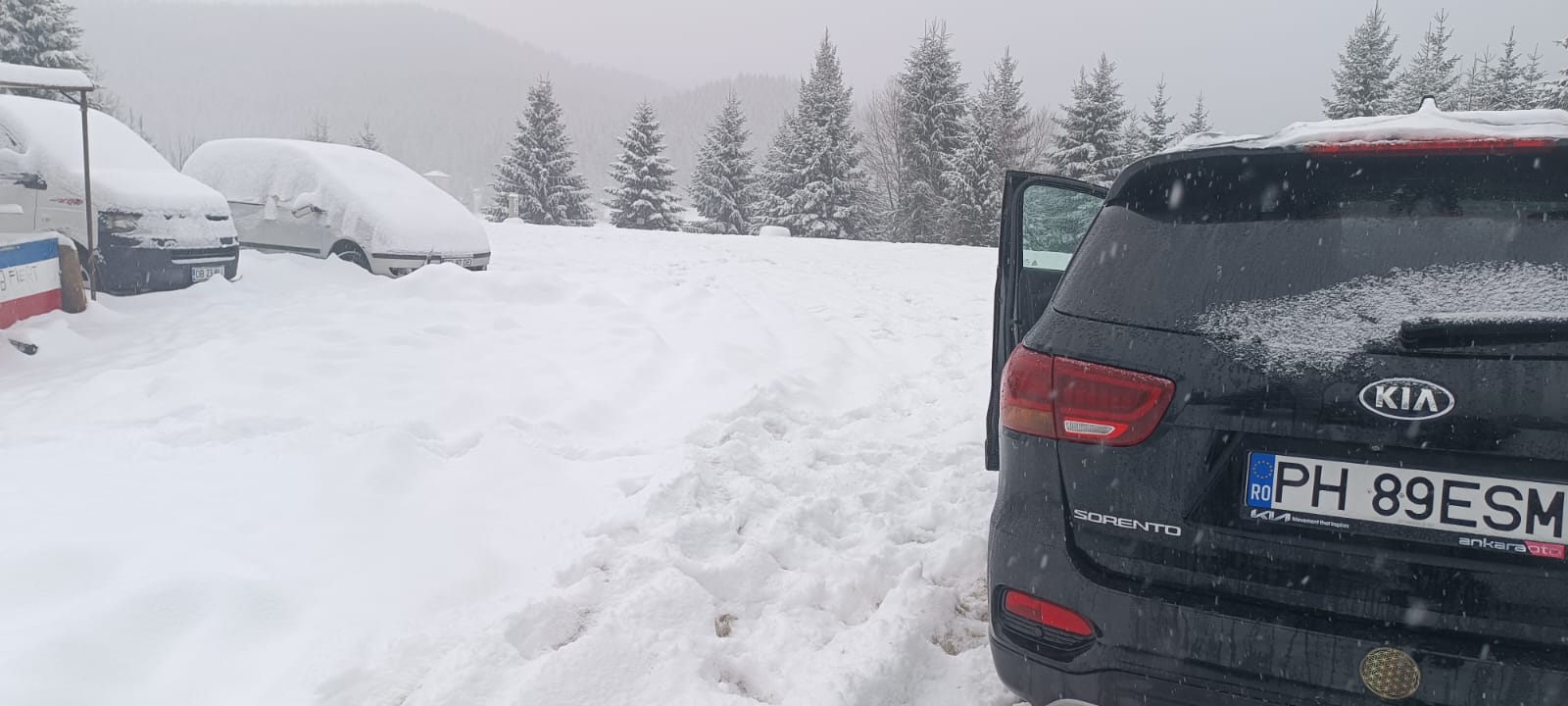 traseu montan zăpadă